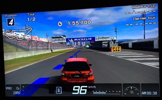Gran Turismo en version PSP sur un téléviseur 55 pouces