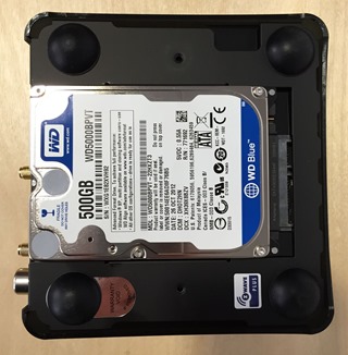 Sans le cache : Rajout d'un disque dur interne pour le lecteur vidéo réseau Dune HD Solo 4K