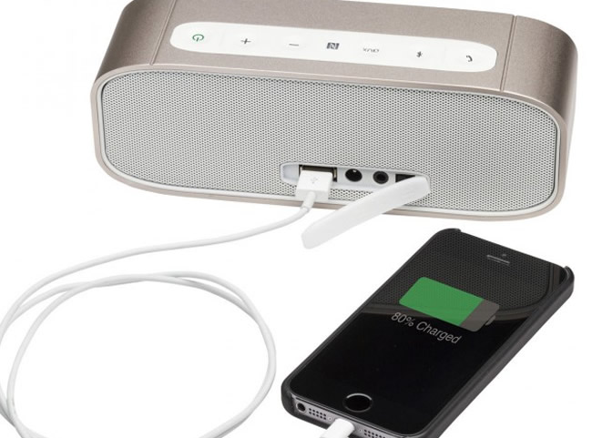 Enceinte sans fil nomade avec USB de recharge pour appareils mobiles