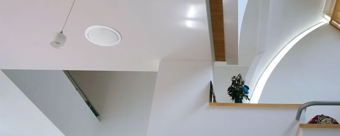 Encaster des enceintes dans les murs et les plafonds pour la musique dans chaque pièce Encaster des enceintes dans les murs et les plafonds pour la musique dans chaque pièce