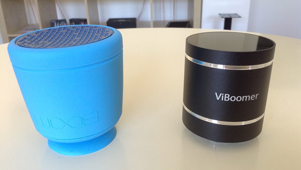La polk Boom Swimmer Duo et l'enceinte ViBoomer 20W côte à côte