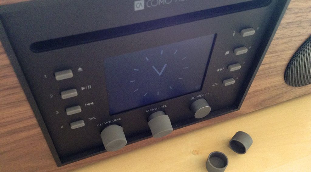 Como Audio fournit ainsi des petits capuchons en plastique à placer sur ceux d'origine.