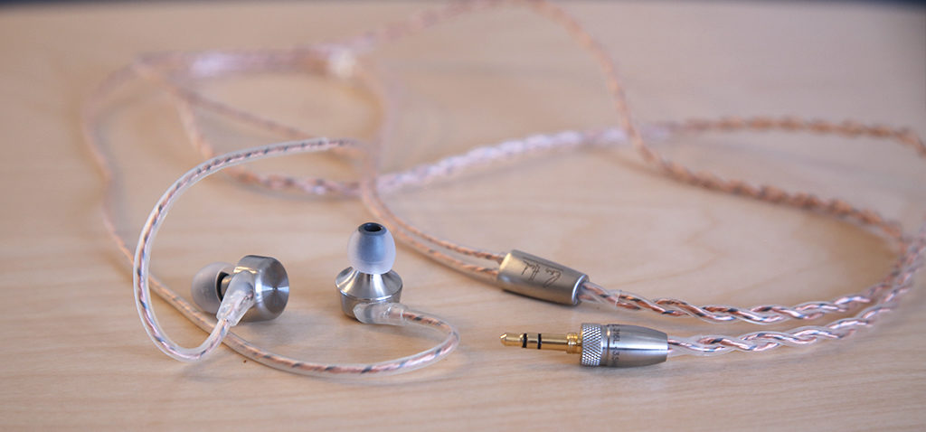 Test des écouteurs intra-auriculaires en câble tressé pour amplificateurs RHA CL750