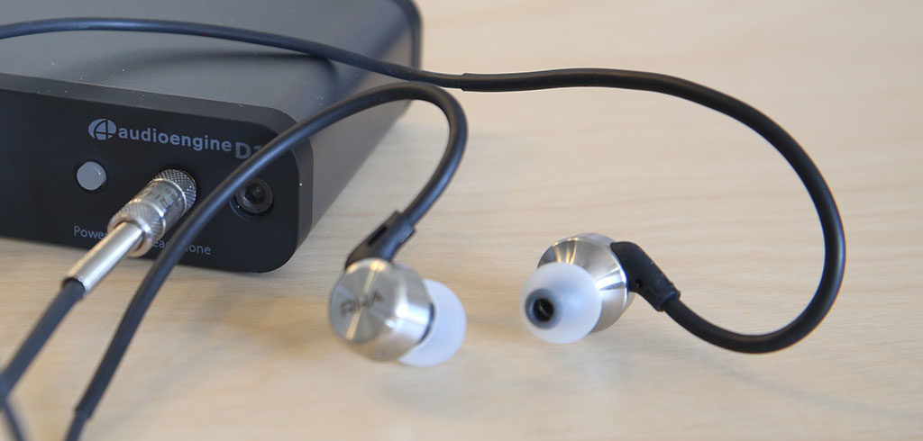 Le + confort : les crochets d'oreilles des écouteurs RHA MA750 MA650 RHA : écouteurs intra-auriculaires HiRes avec crochets flexibles.