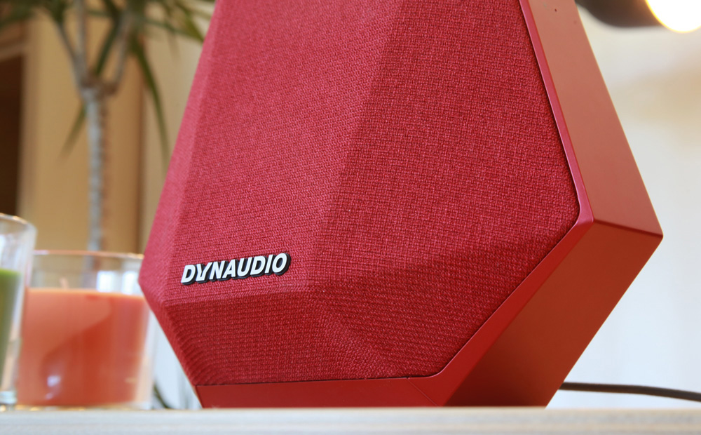 L'enceinte MUSIC 1 intègre une double amplification de 40 W