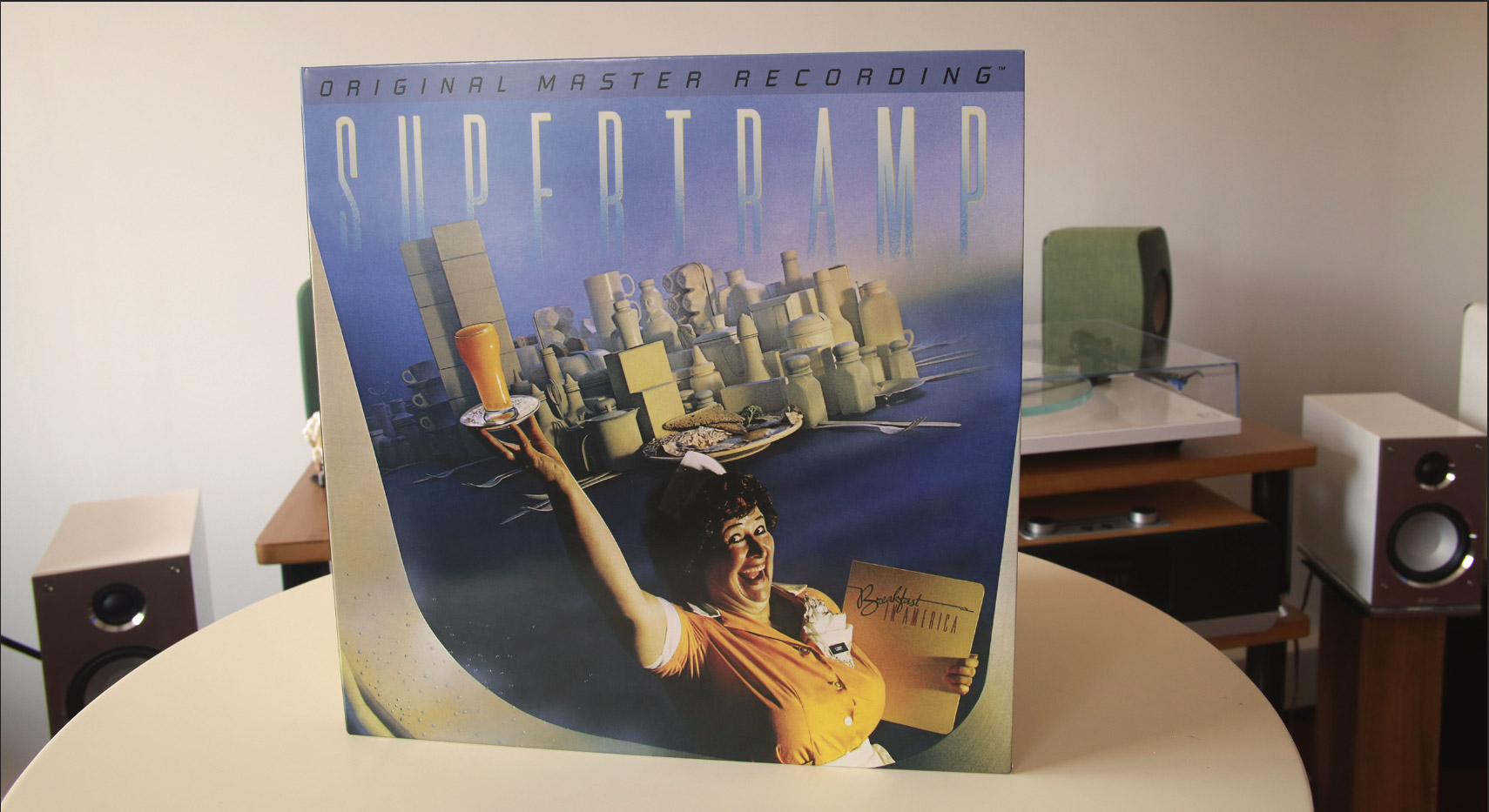 Face avant de la pochette collector Supertramp Breakfast in America