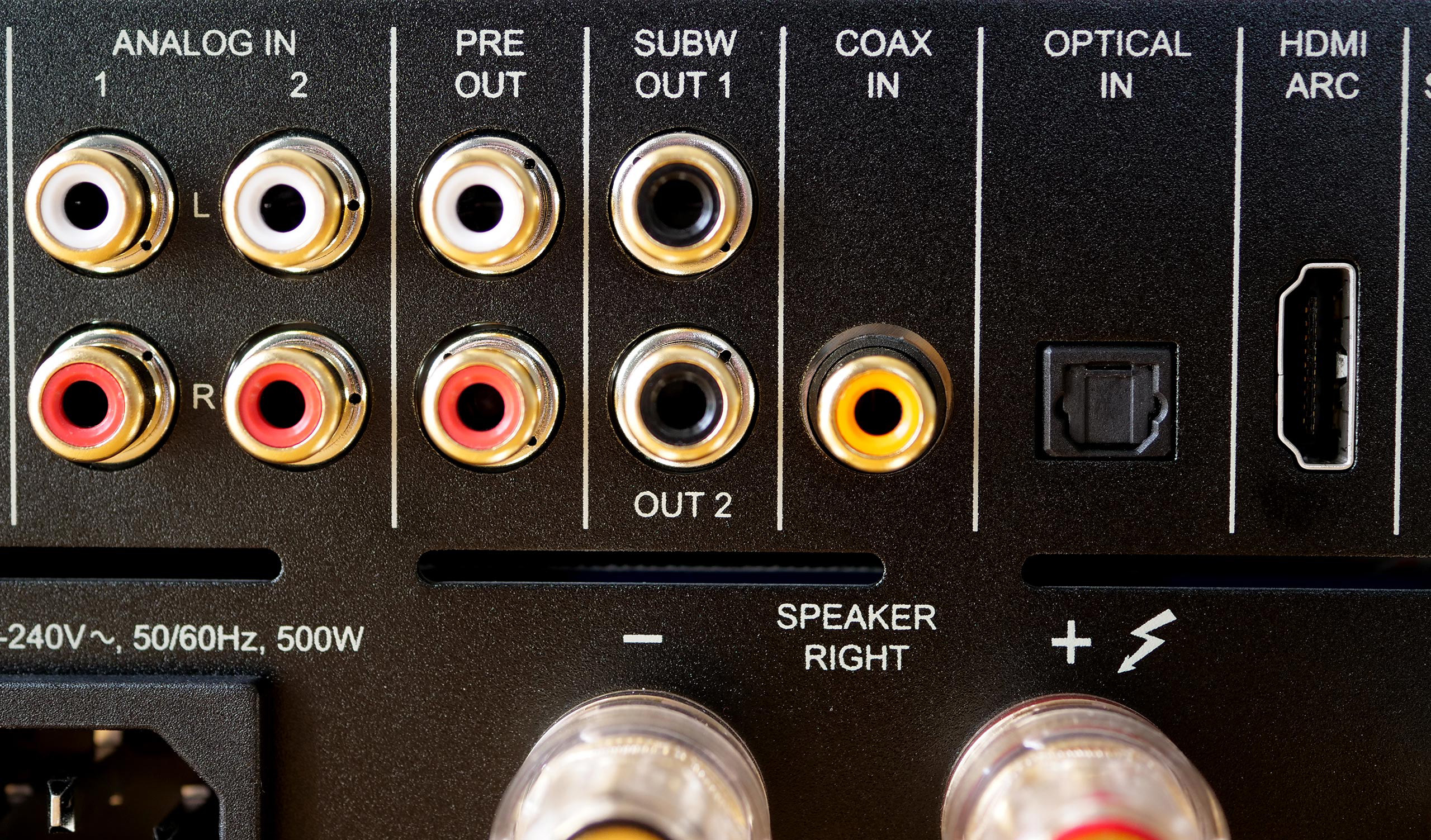 Ampli HiFi connecté 2 x 100 Watts - NAD M10 - détails des connectiques sur le panneau arrière