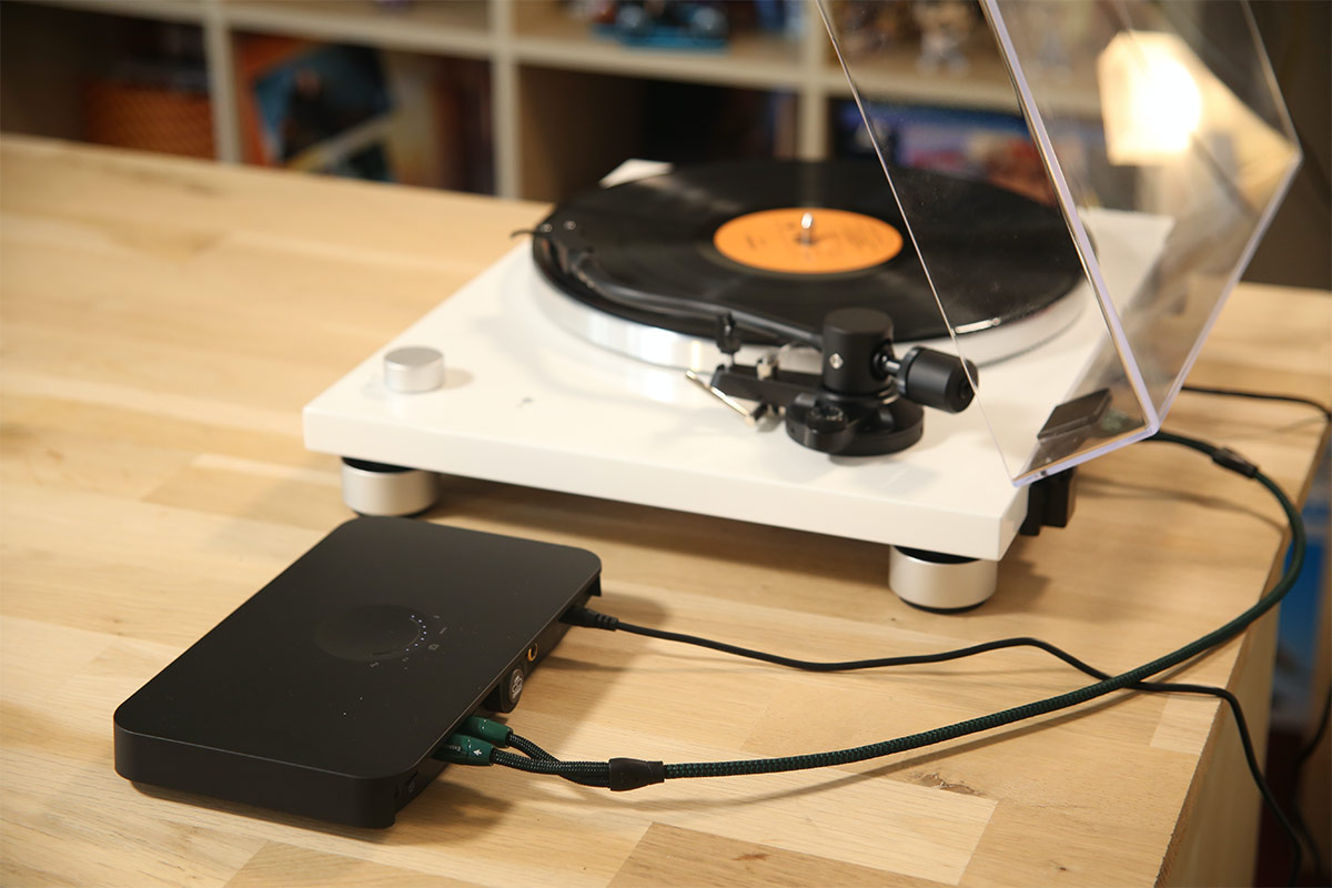 Le hub Dali accueille une platine pré-amplifiée sur son entrée analogique. Le hub Dali accueille une platine pré-amplifiée sur son entrée analogique.