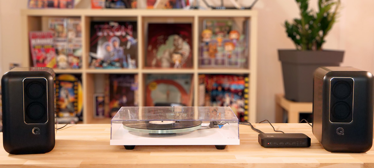 Les enceintes Q Acoustics Q Active 200, leur hub et une platine phono Rega Planar P3. Les enceintes Q Acoustics Q Active 200, leur hub et une platine phono Rega Planar P3.