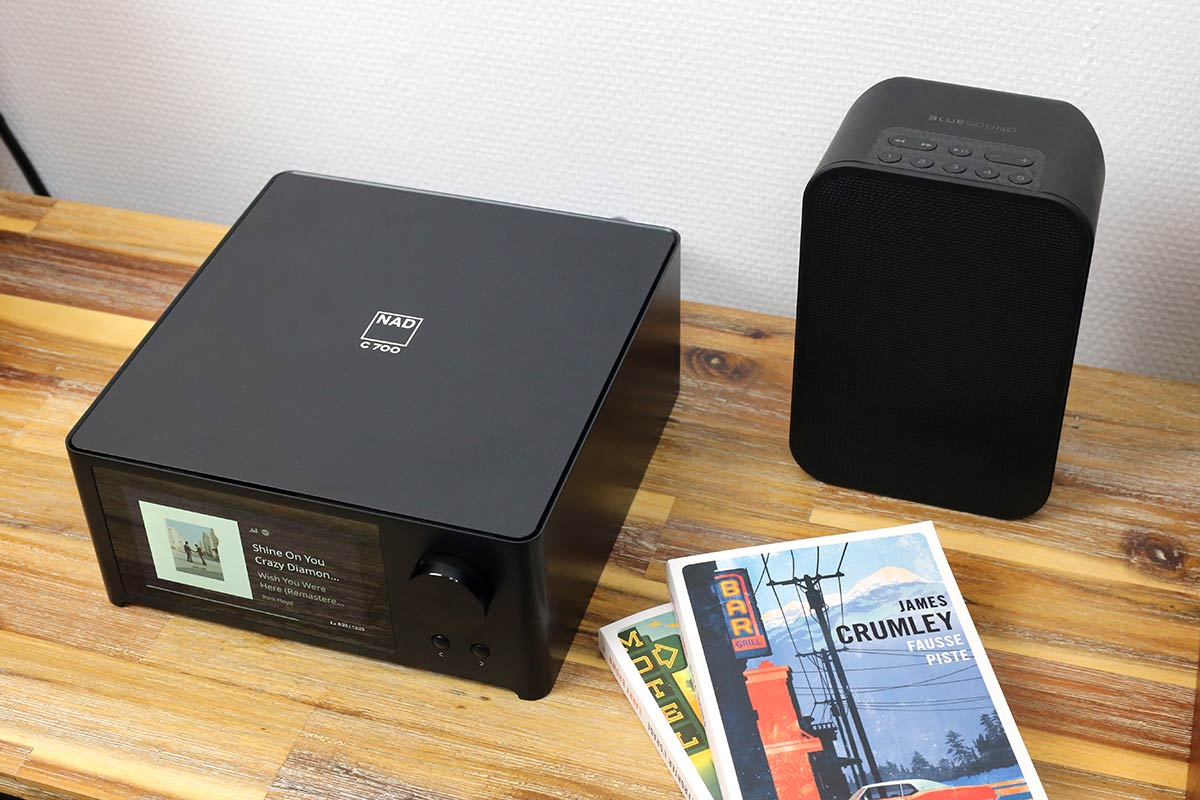 L'enceinte Bluesound FLEX 2i pour jouer vos musiques avec une connexion sans fil WiFi L'enceinte Bluesound FLEX 2i pour jouer vos musiques avec une connexion sans fil WiFi