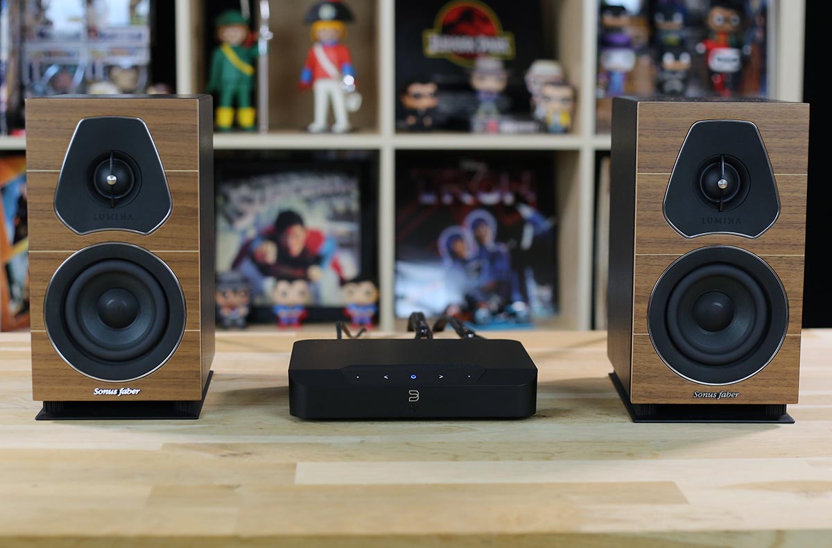 Une mini-chaîne HiFi compacte avec le Bluesound Powernode Edge et les enceintes Sonus faber Lumina 1