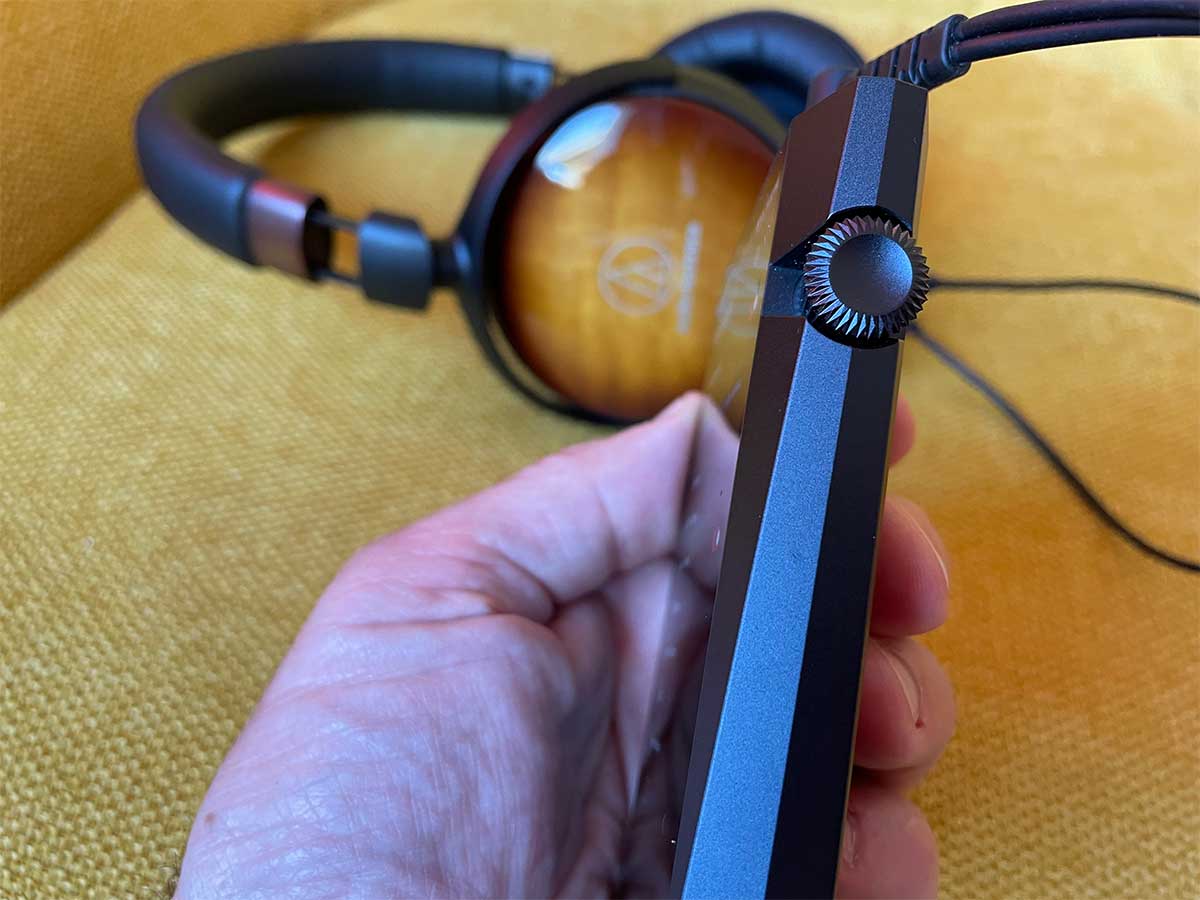 Molette de réglage du volume sonore sur l'Astell&Kern A&norma SR35