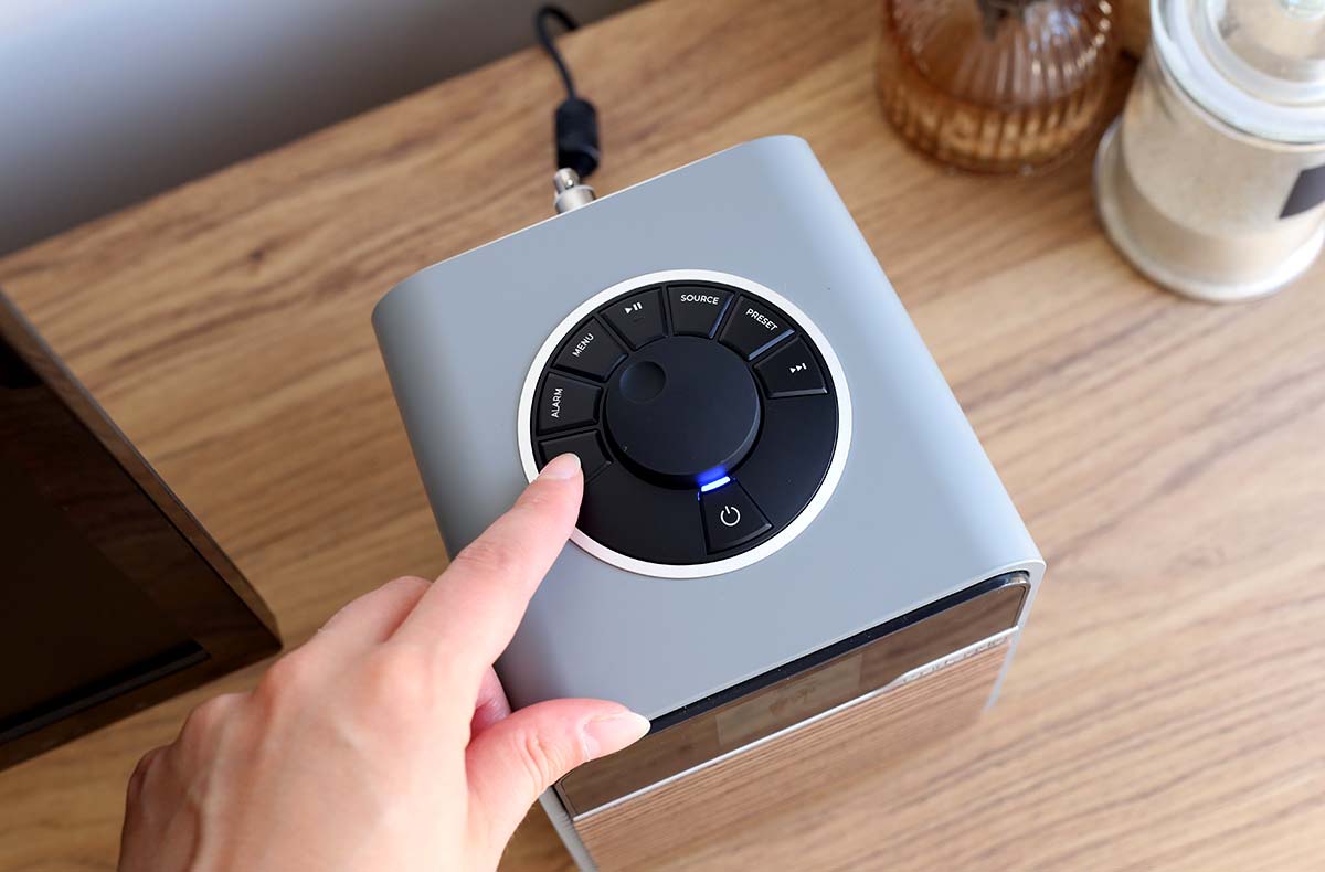 La molette rotodiale Ruark Audio pour contrôler simplement le poste radio Ruark Audio R1S