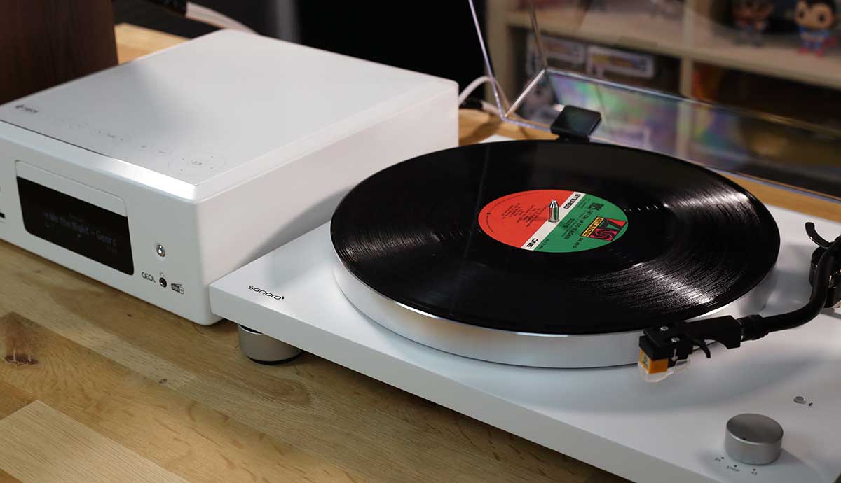 Le nouveau Denon Ceol N12 intègre un préampli phono pour le branchement de n'importe quel type de platine vinyle Le nouveau Denon Ceol N12 intègre un préampli phono pour le branchement de n'importe quel type de platine vinyle