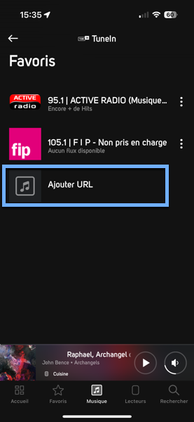 Depuis la section "Favoris", ajouter l'URL du flux audio de la station de radio