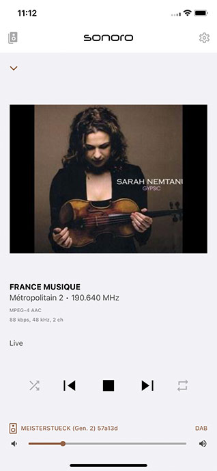 Lorsqu'une station est lancée le visuel de la musique est affichée sur l'application