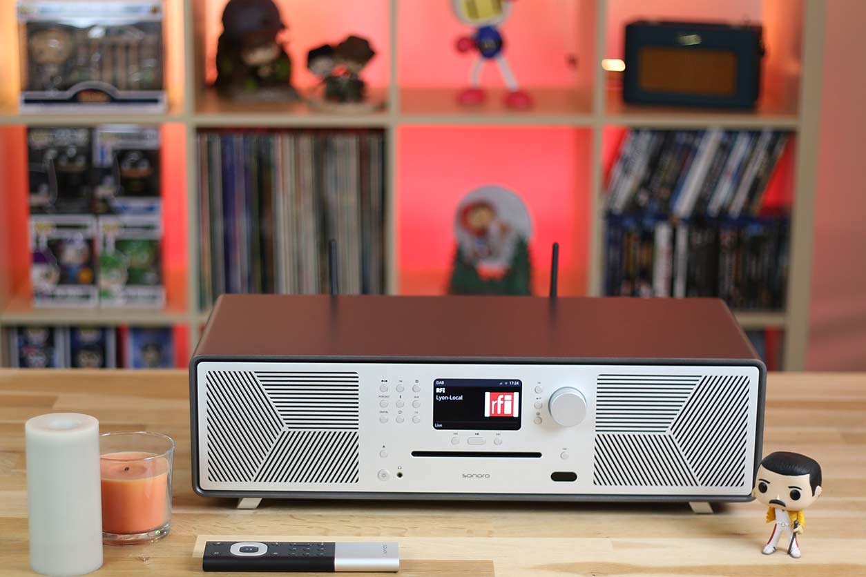 La Meisterstück (Gen. 2) se présente comme une mini-chaîne HiFi tout-en-un au design soigné, parfaite pour tous les intérieurs.