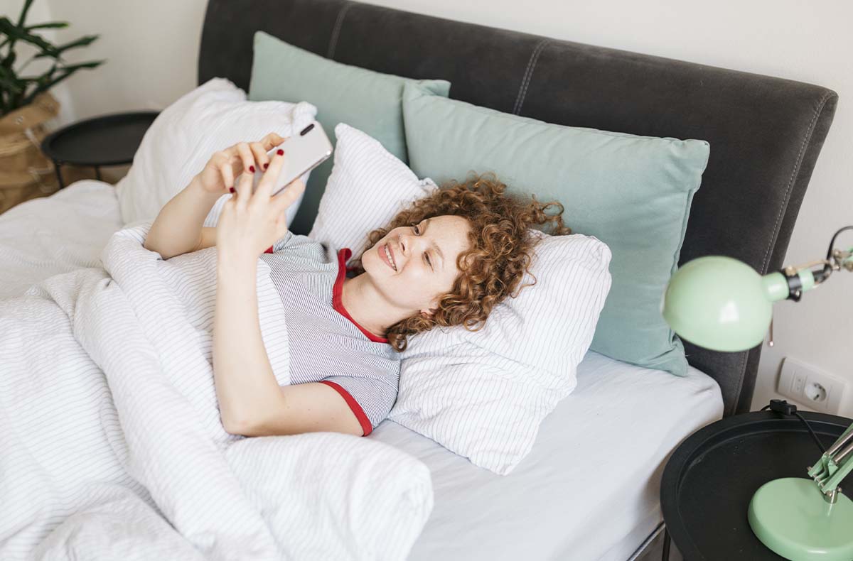 Un radio-réveil connecté permet de commencer sa journée sans toucher à son smartphone Un radio-réveil connecté alternative au smartphone