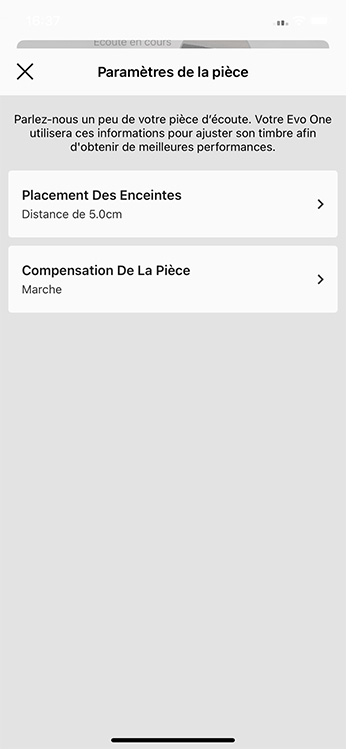 Grâce aux réglages sonores, vous pouvez indiquer précisément à quelle distance du mur se trouve l'enceinte afin qu'un DSP effectue une optimisation sonore de l'enceinte Grâce aux réglages sonores, vous pouvez indiquer précisément à quelle distance du mur se trouve l'enceinte afin qu'un DSP effectue une optimisation sonore de l'enceinte