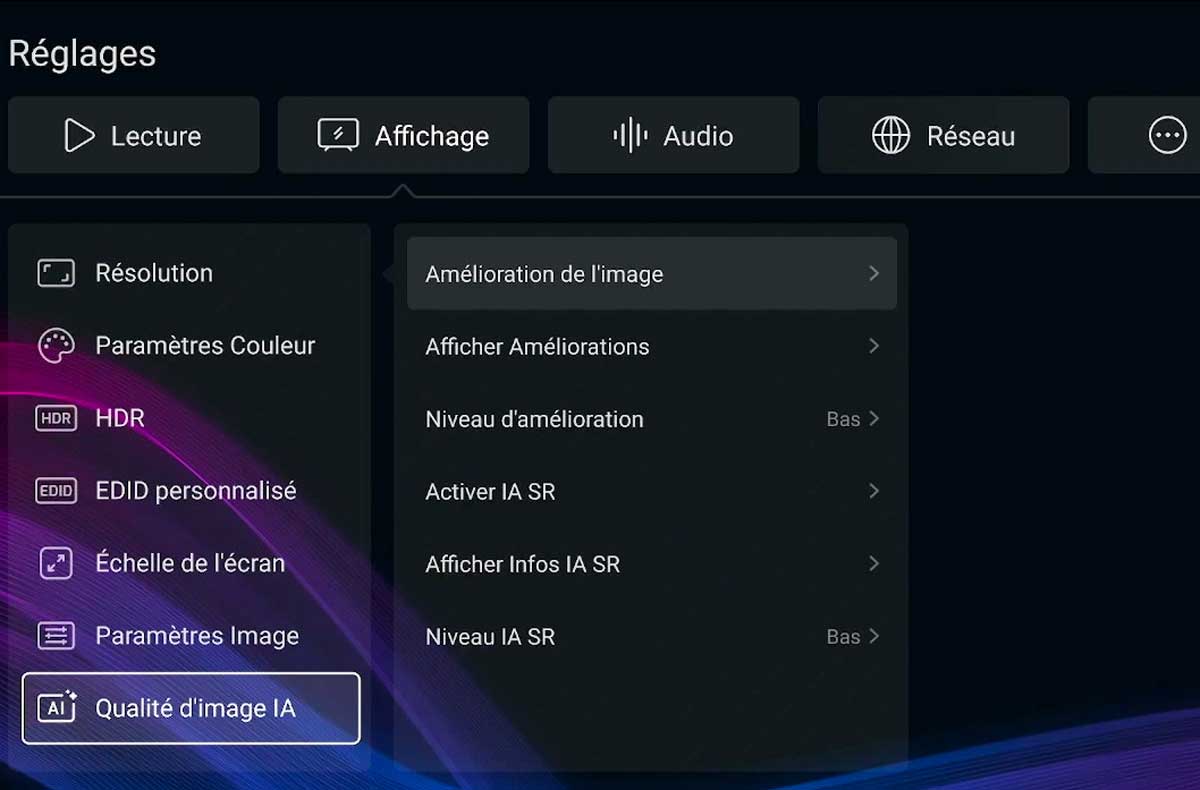 Les réglages d’amélioration de l’image par intelligence artificielle se trouvent dans les menus et peuvent s’appeler en surimpression en cours de lecture. Les réglages d’amélioration de l’image par intelligence artificielle se trouvent dans les menus et peuvent s’appeler en surimpression en cours de lecture.
