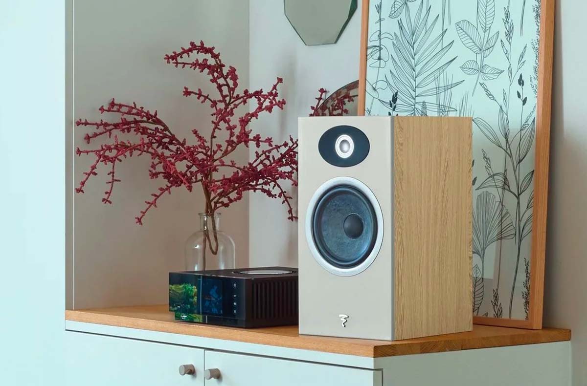 Focal Theva N°1 – Enceinte bibliothèque 2 voies compacte, idéale pour les espaces restreints et les écoutes de proximité.
