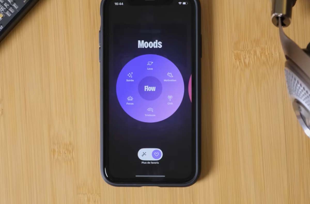 Exemple de fonction Flow en cours de lecture, avec recommandation musicale personnalisée.
